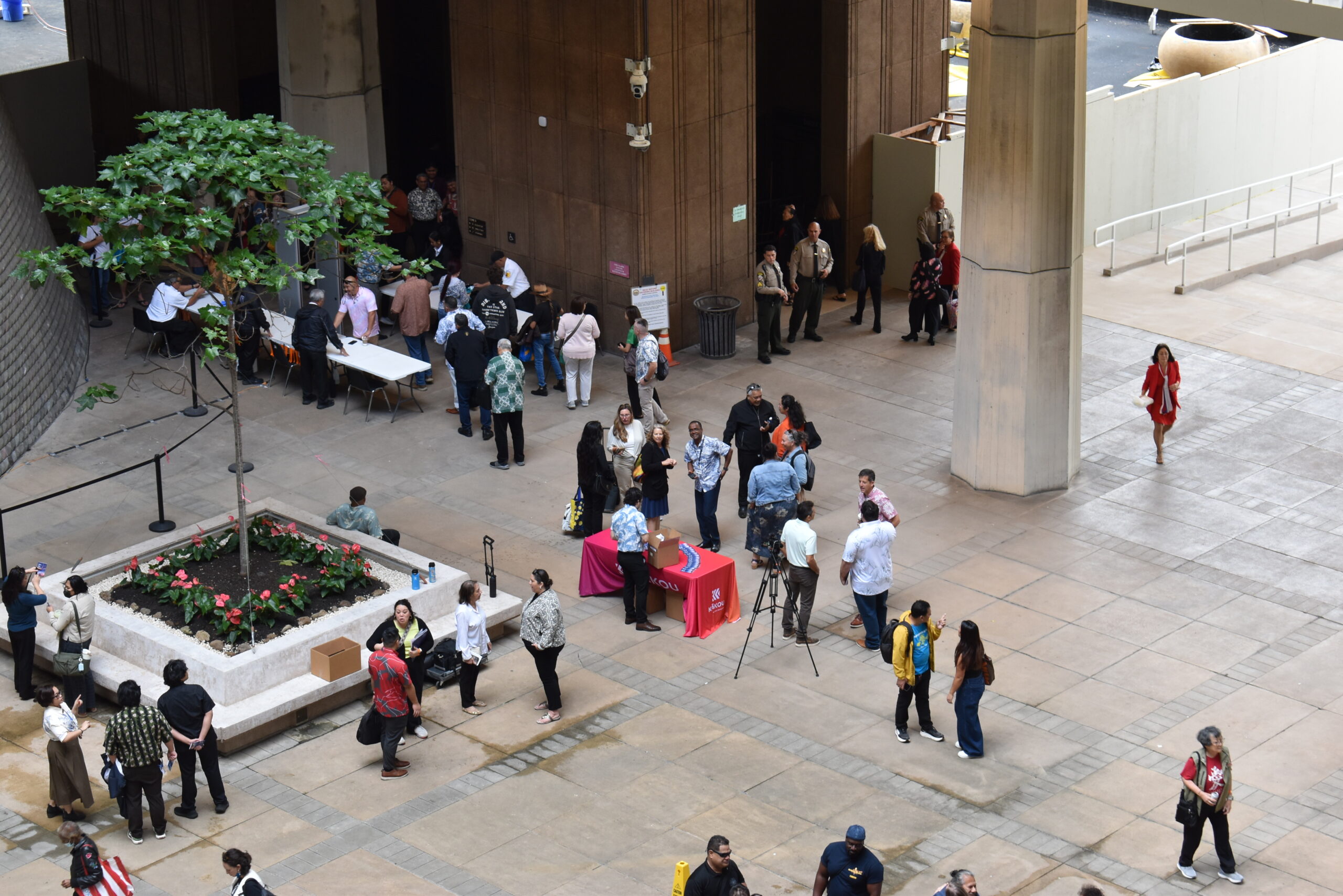 Crowds gather outside of the State Capitol for opening ceremonies of the 2026 Hawaiʻi State Legislature.